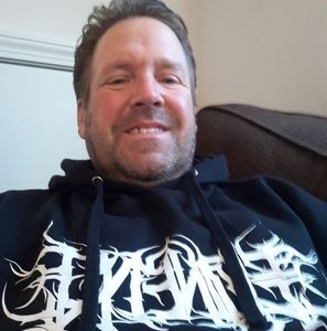 Meet your Posher, Derrick